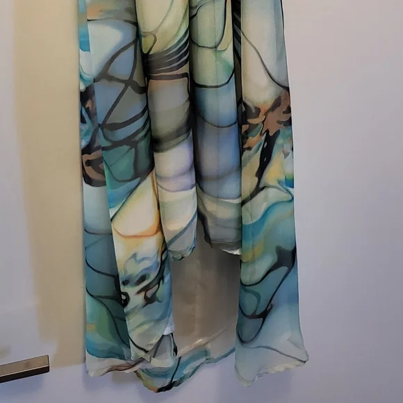 #42 Hi-lo unique dress - Picture 2 of 9